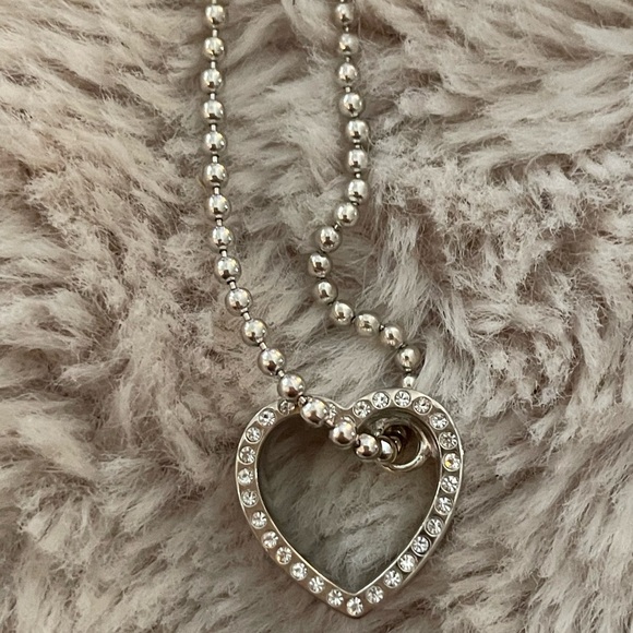 Elegant Coach Silver Heart Pendant Necklace. Never been worn, new with tags. - Picture 1 of 7